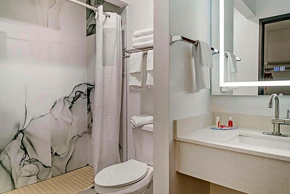 Econo Lodge Traverse City South