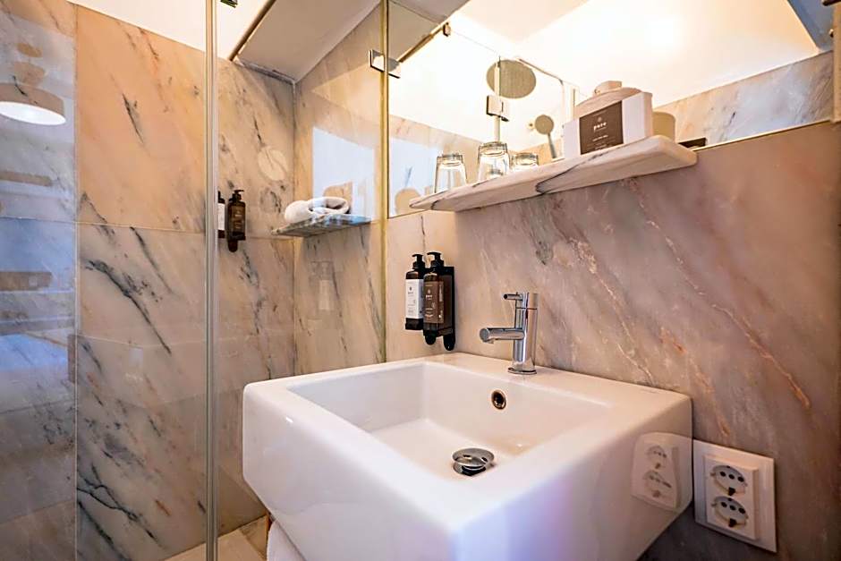 Quinta Colina by Shiadu