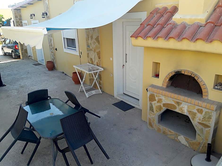 Montemar Studios & Apartments