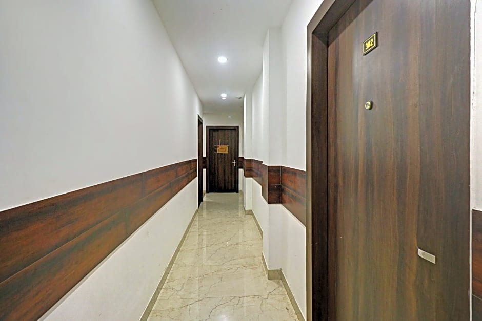 OYO 77788  Townhouse 405 Mall Road