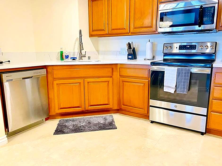 Hamilton Cove-Boho Chic Villa w/Golf Cart...No pets.