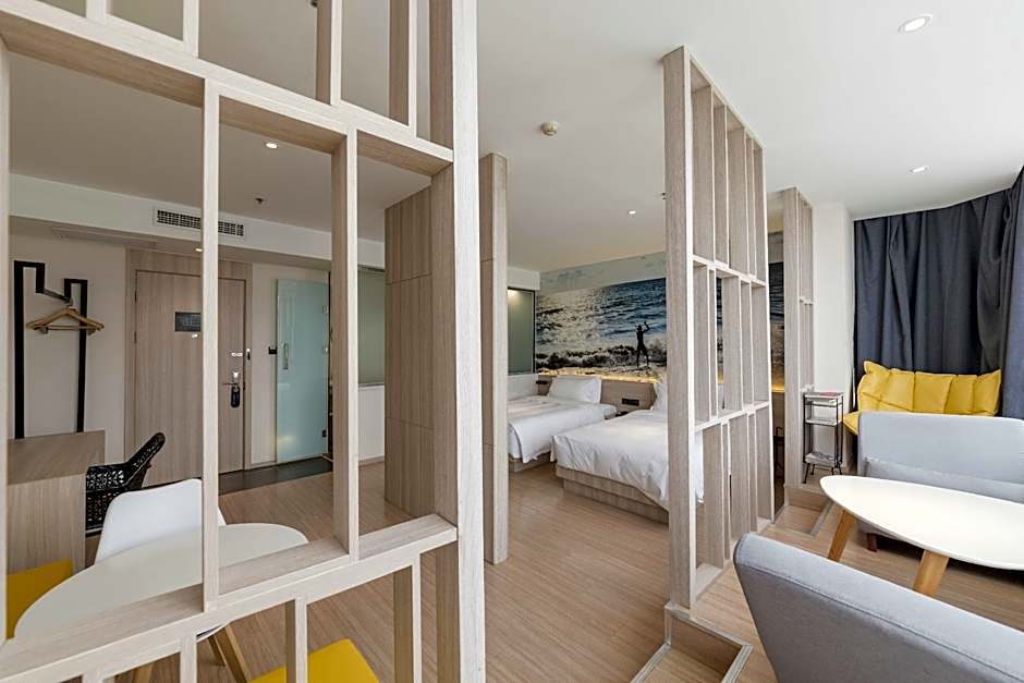 Atour Light Hotel Tangshan Exhibition Center                               