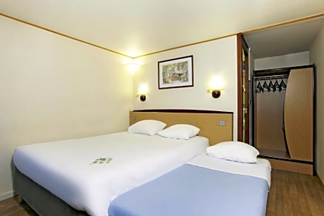 2 Single Beds