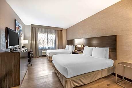 Queen Room with Two Queen Beds - Non-Smoking