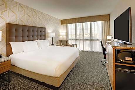 Deluxe King Meeting Room, 2 Rooms - Accessible , Tub