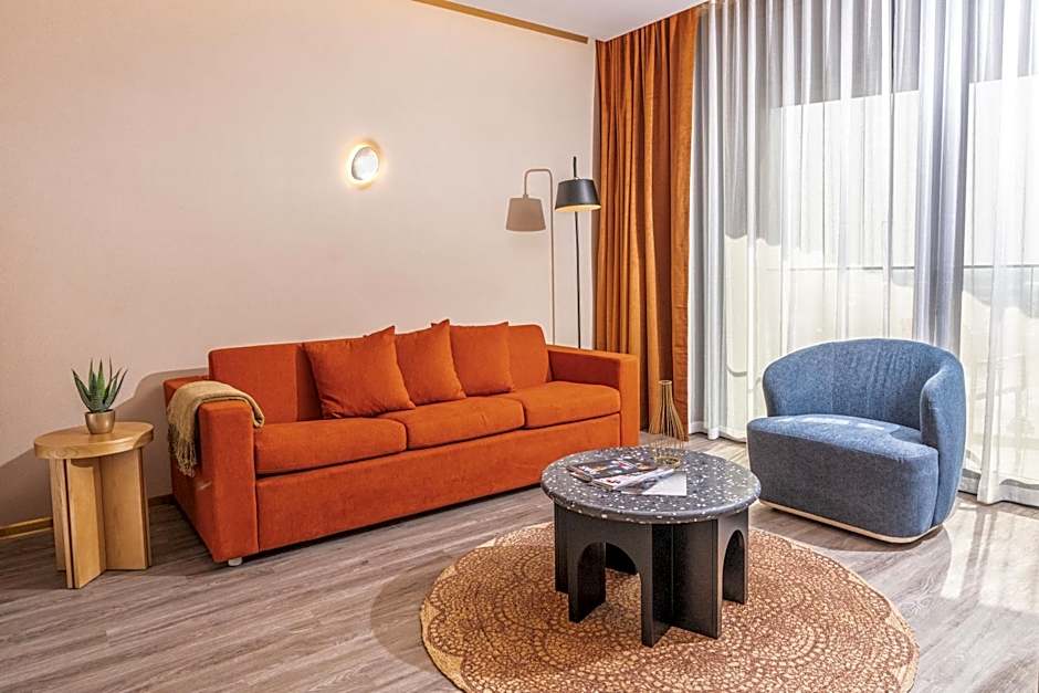 The House Hotel Al Khiran