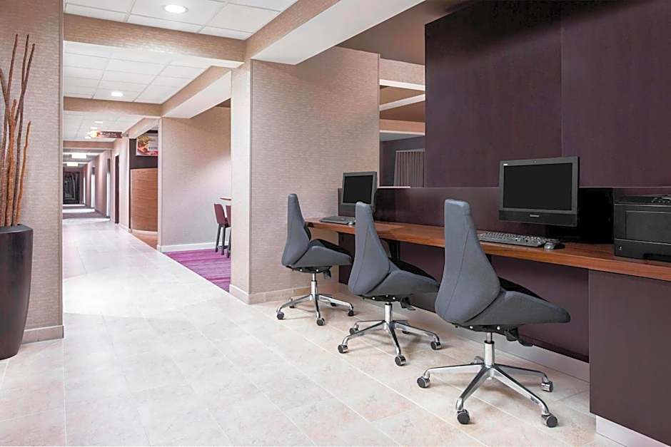 Courtyard by Marriott Bowling Green Convention Center