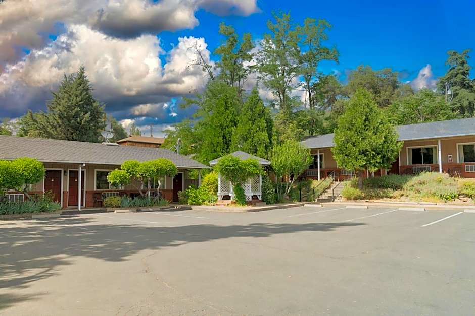 Mariposa Lodge