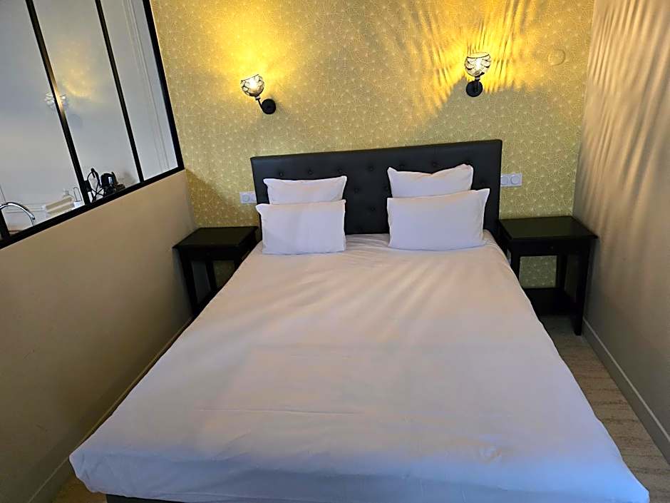 Au Loup Historic Apartments