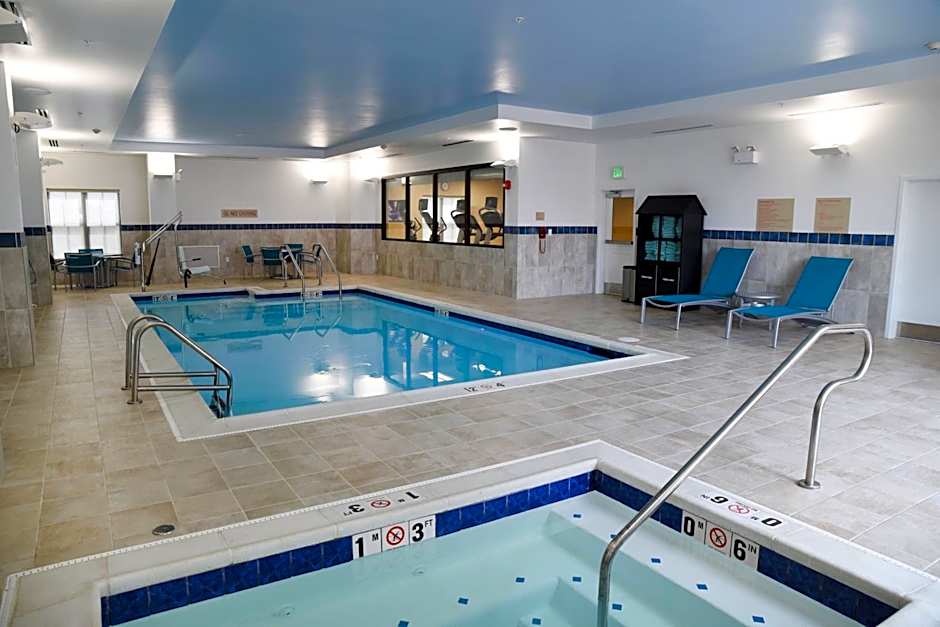 TownePlace Suites by Marriott Lawrence Downtown