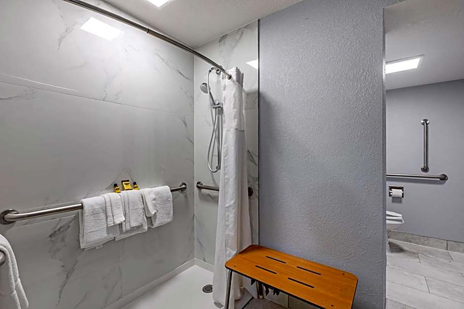 Best Western Plus St. Louis West-Westport