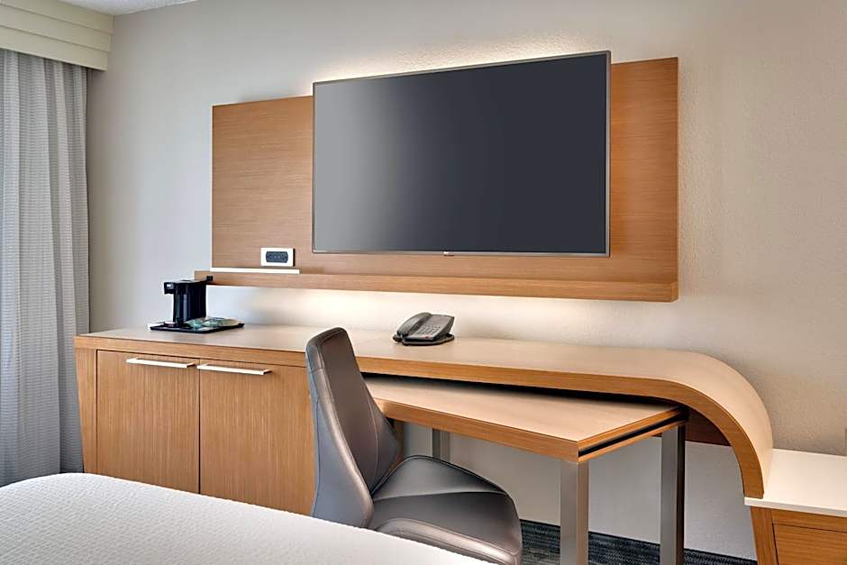 Courtyard by Marriott Charlotte Airport LoSo