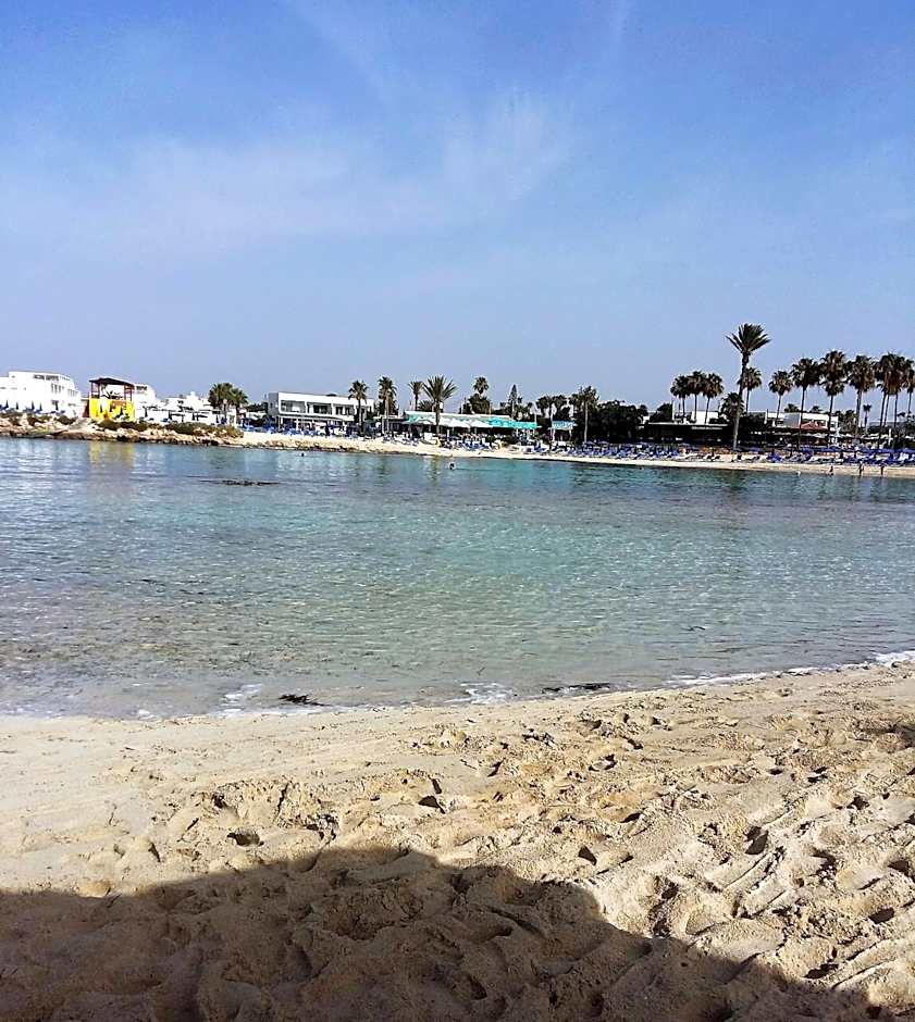 Christopher's Sandy Beach Suites