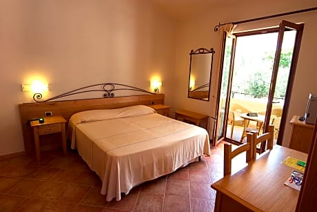 Twin/Double Room Prestige Cala Sisine Mountain View