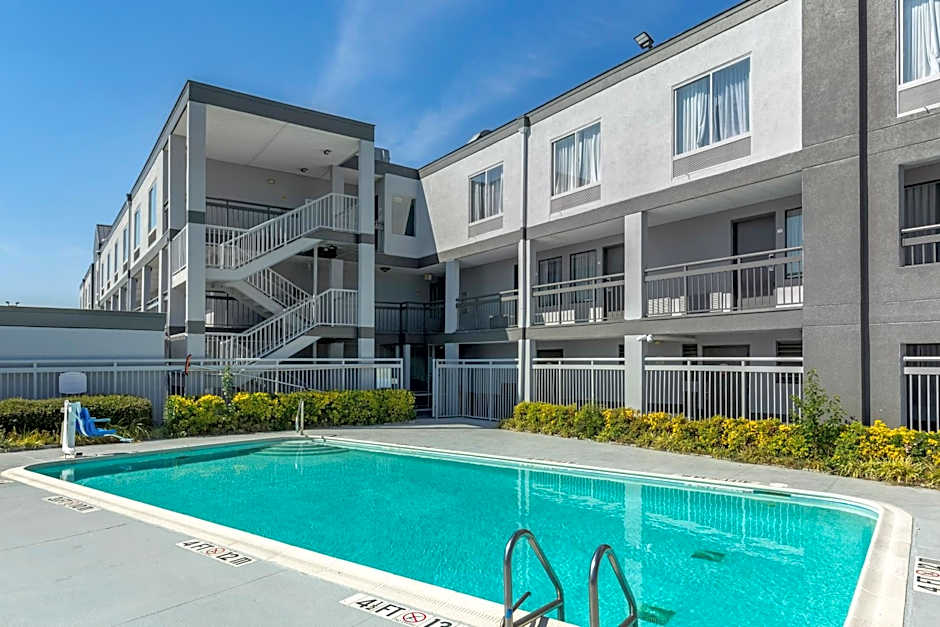 Quality Inn Fayetteville near Fort Bragg