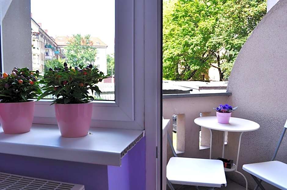 Happy House Hostel