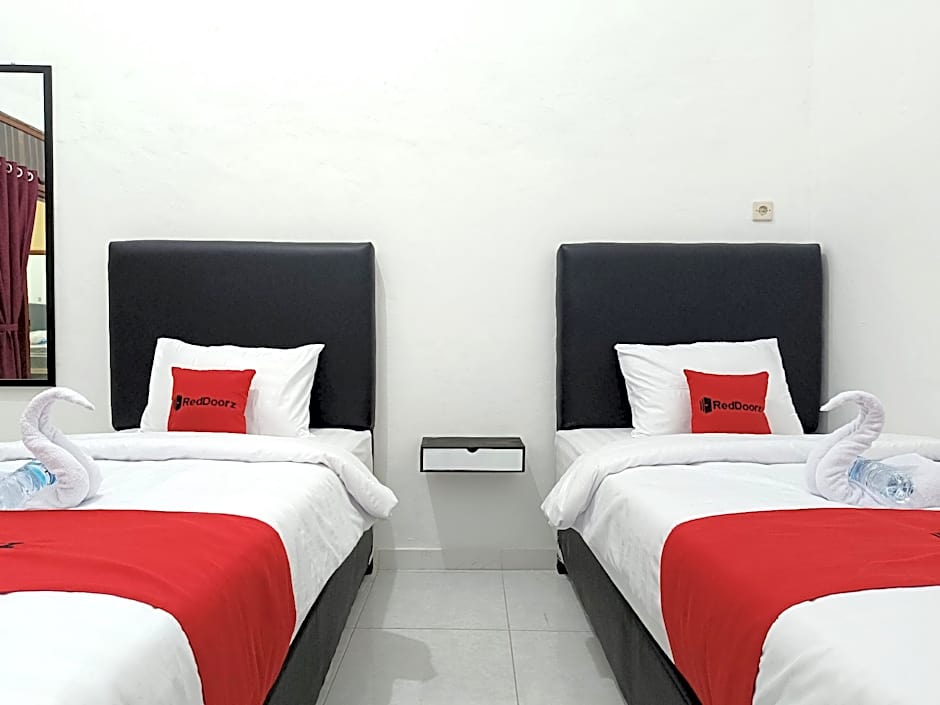 RedDoorz near Alun Alun Klaten