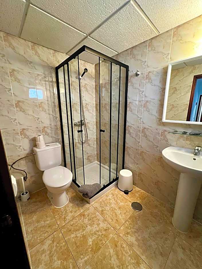 Hostal Residencia Cardona