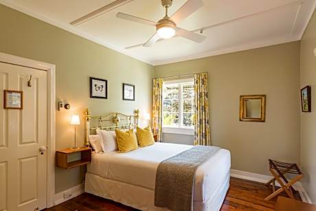 Deluxe Queen Suite With Balcony