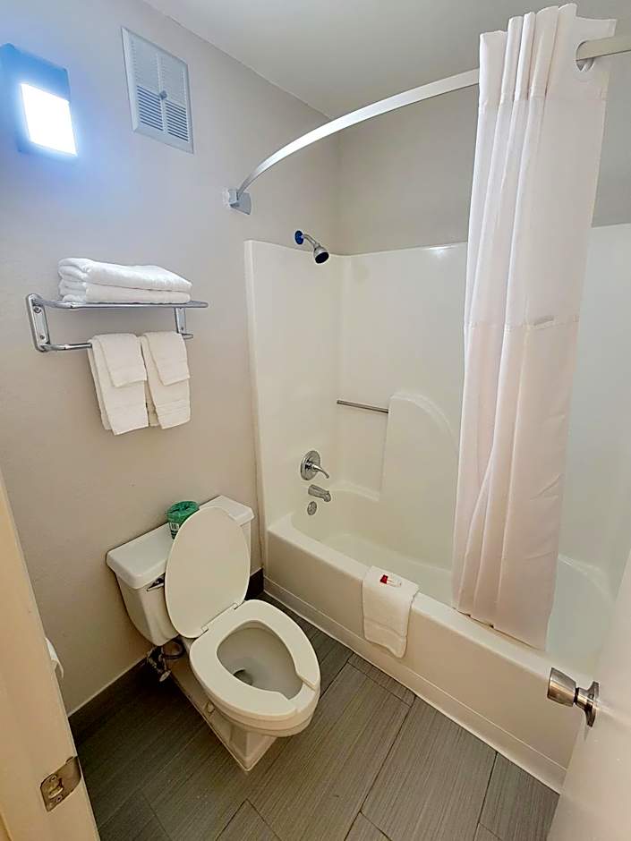 Super 8 by Wyndham Marion NC