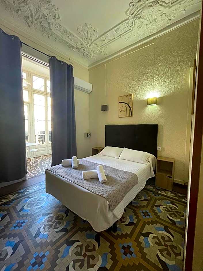 Hostal Balmes Centro