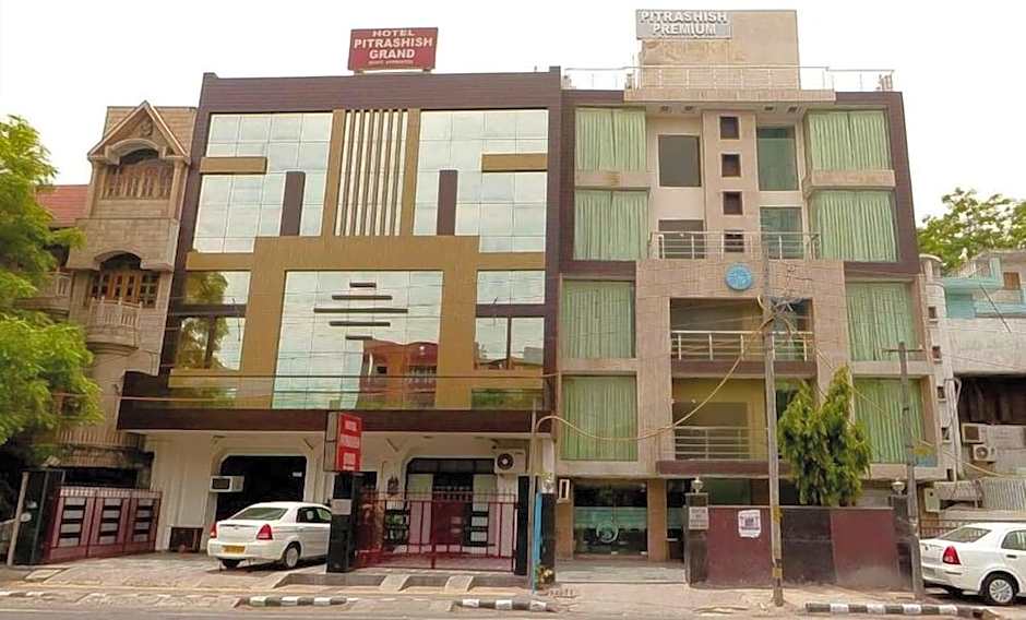 Hotel Pitrashish Grand & Premium