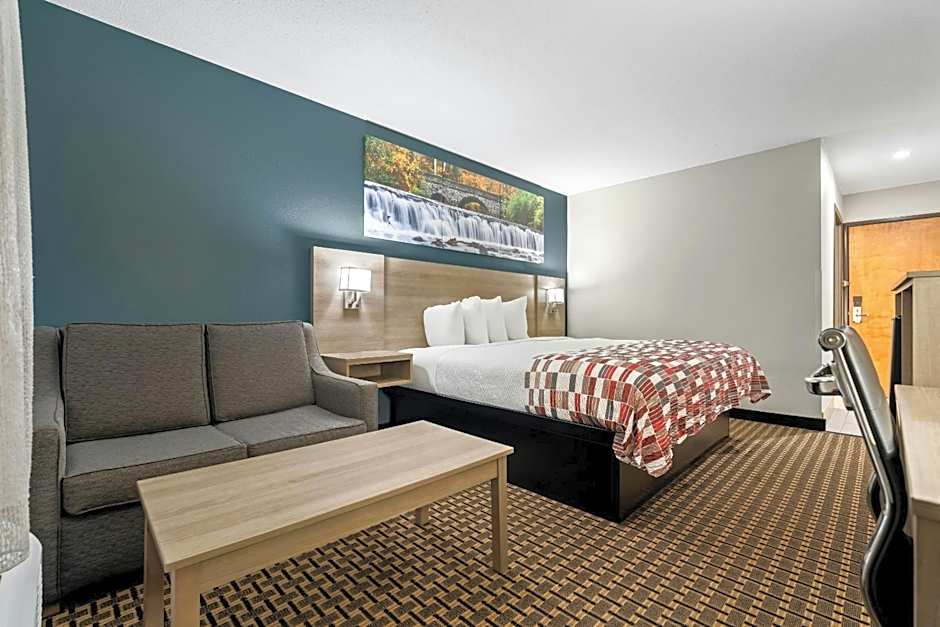 Red Roof Inn & Suites Tomah