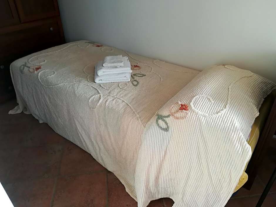 Photo 1 of 8 of 1 Extra Bed