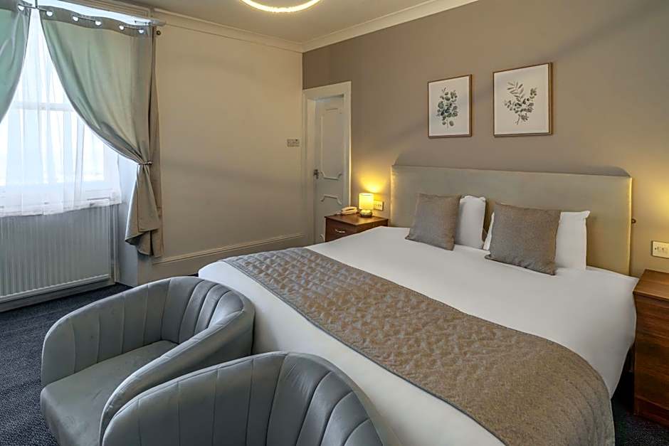 Royal Hotel