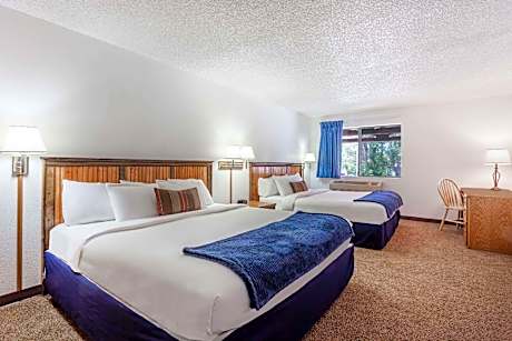 Suite with Two King Beds - Non-Smoking