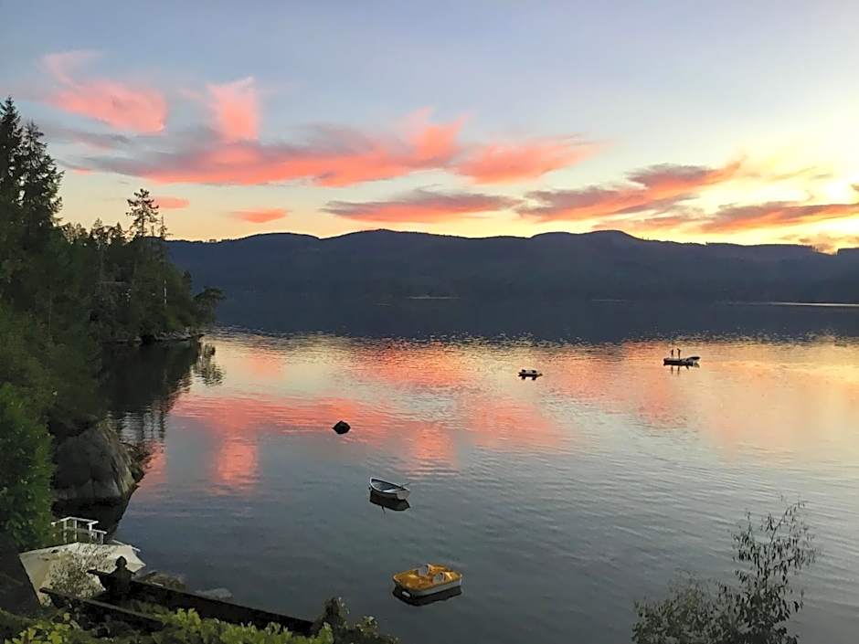 The Tuwanek Bed and Breakfast