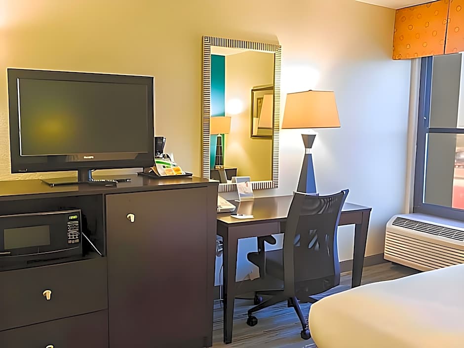 Holiday Inn Express Harlingen Hotel By IHG