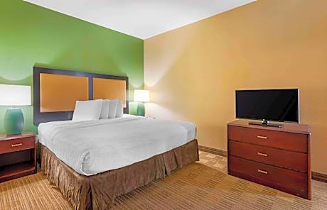 One Bedroom Suite - One King Bed Non-Smoking