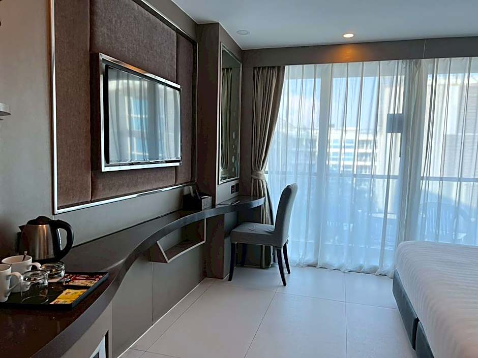 Azure Hotel Pattaya