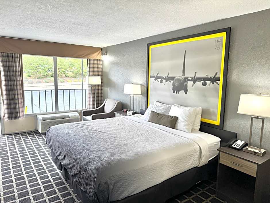 Super 8 by Wyndham Morganton