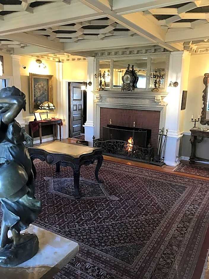 Edgewood Manor