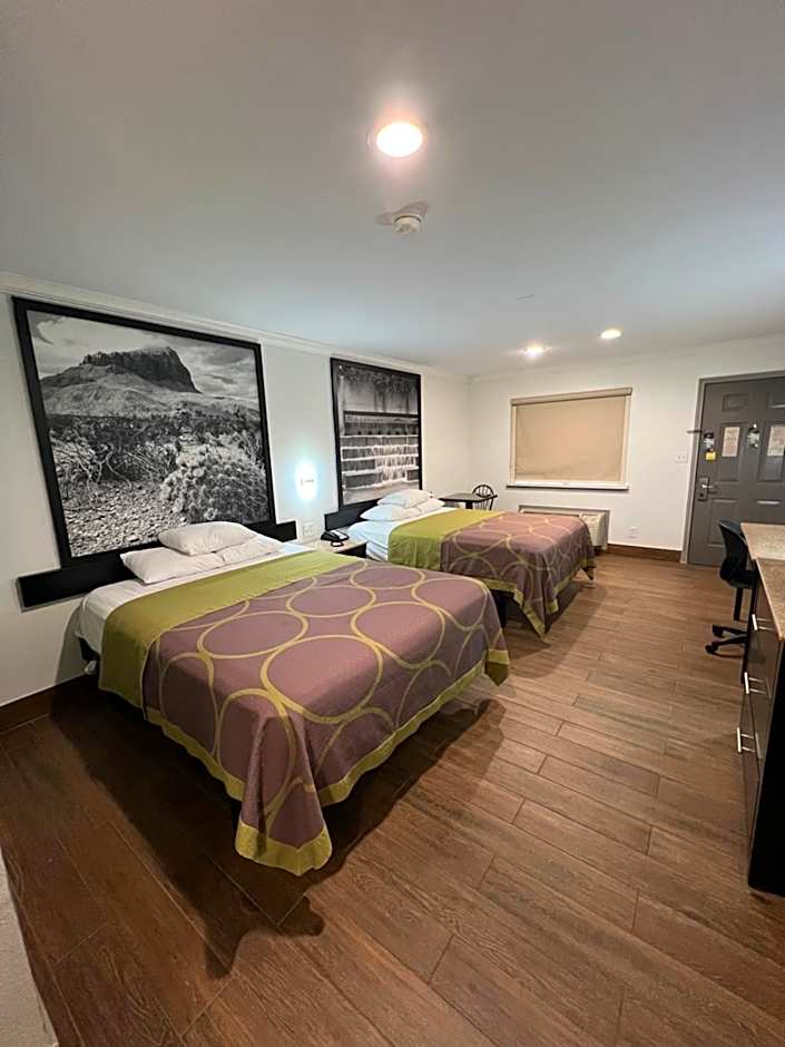 Super 8 by Wyndham McAllen/Downtown
