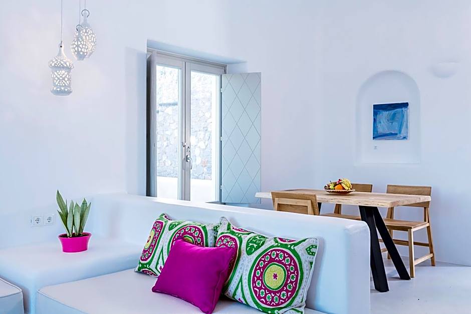 Skyfall Suites - Adults Only