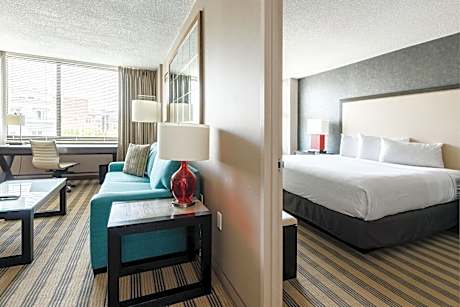 King 1 Bedroom Apartment