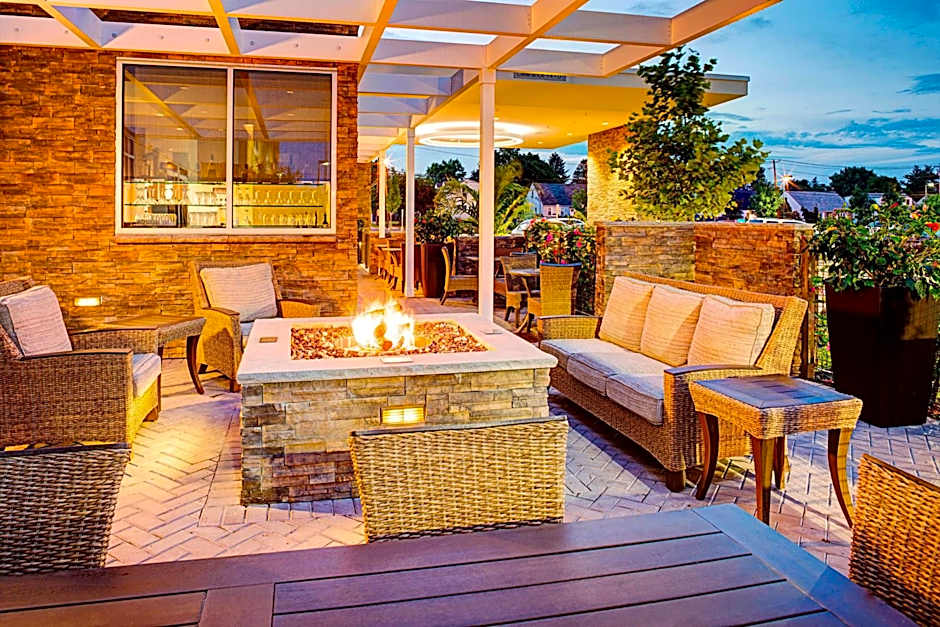 SpringHill Suites by Marriott Carle Place Garden City