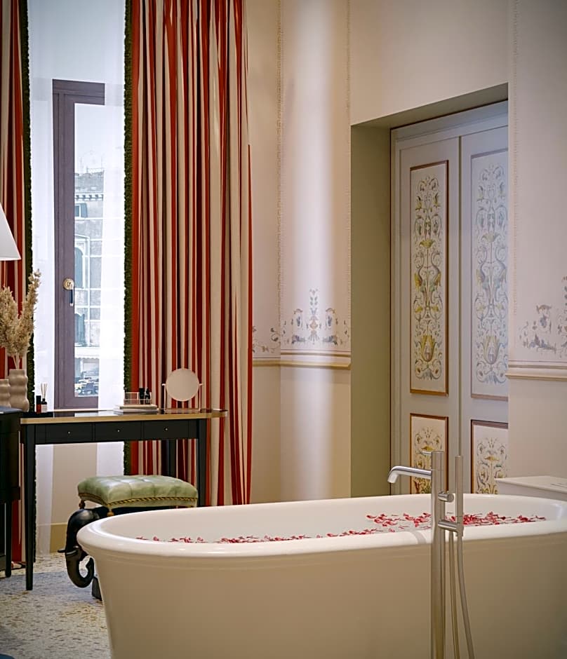 Eight Venezia
