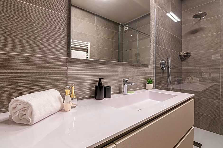 Lago Dorato Luxury Apartments - Lake Como View