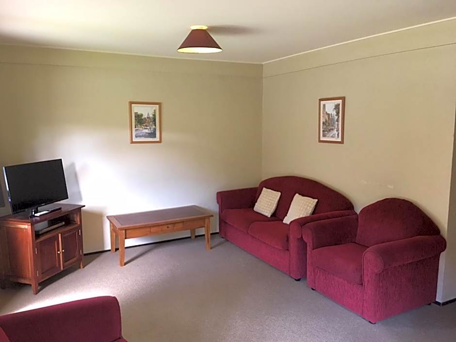 Woodlands Motels And Apartments