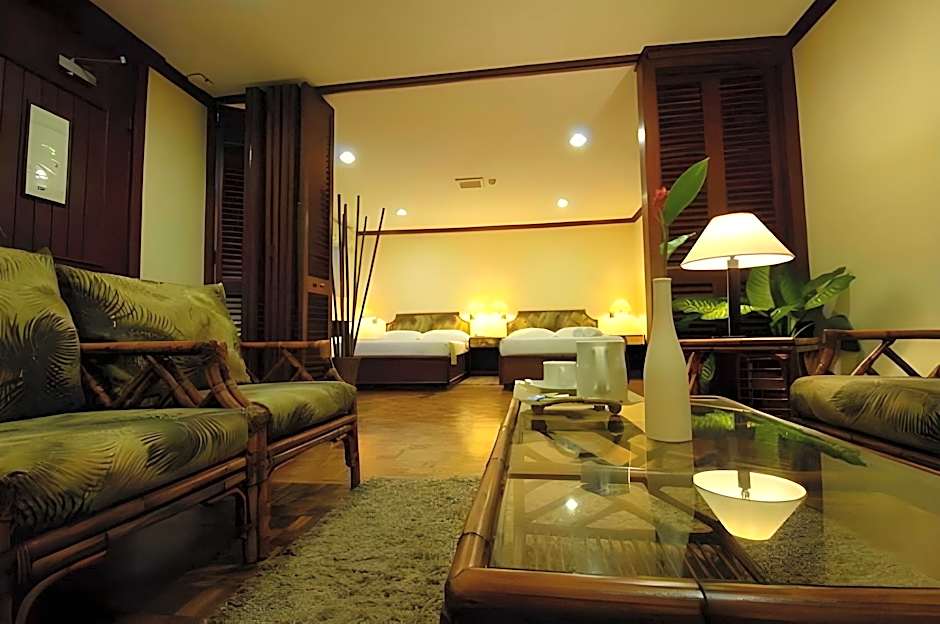 Oasis Hotel