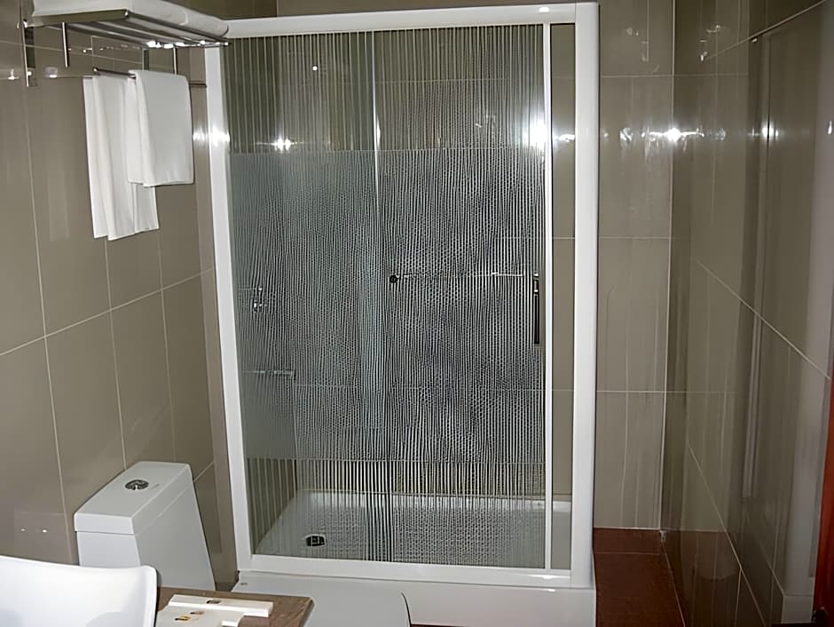 Tilko Jaffna City Hotel