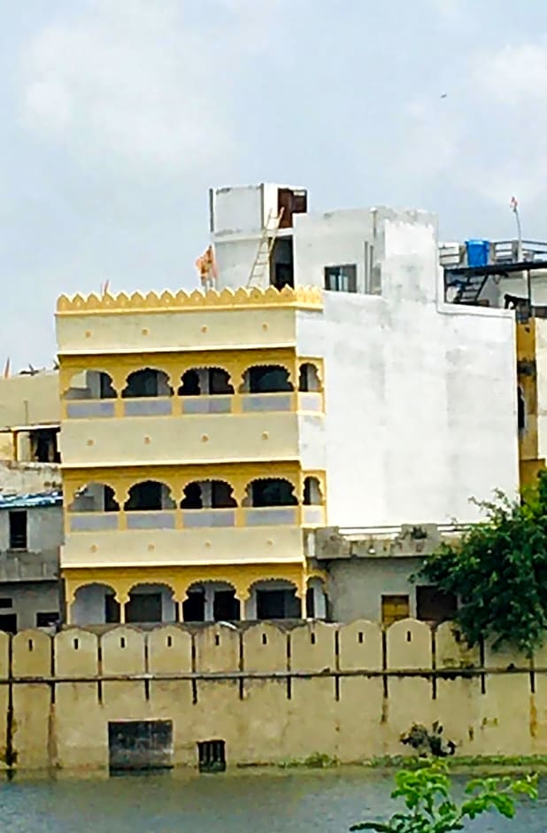 Vallabh Garh- A Lake Retreat