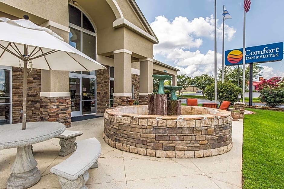 Comfort Inn & Suites Greenwood near University