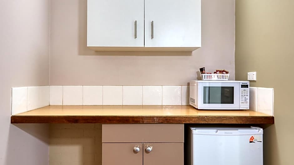 Country Gardens Motor Inn