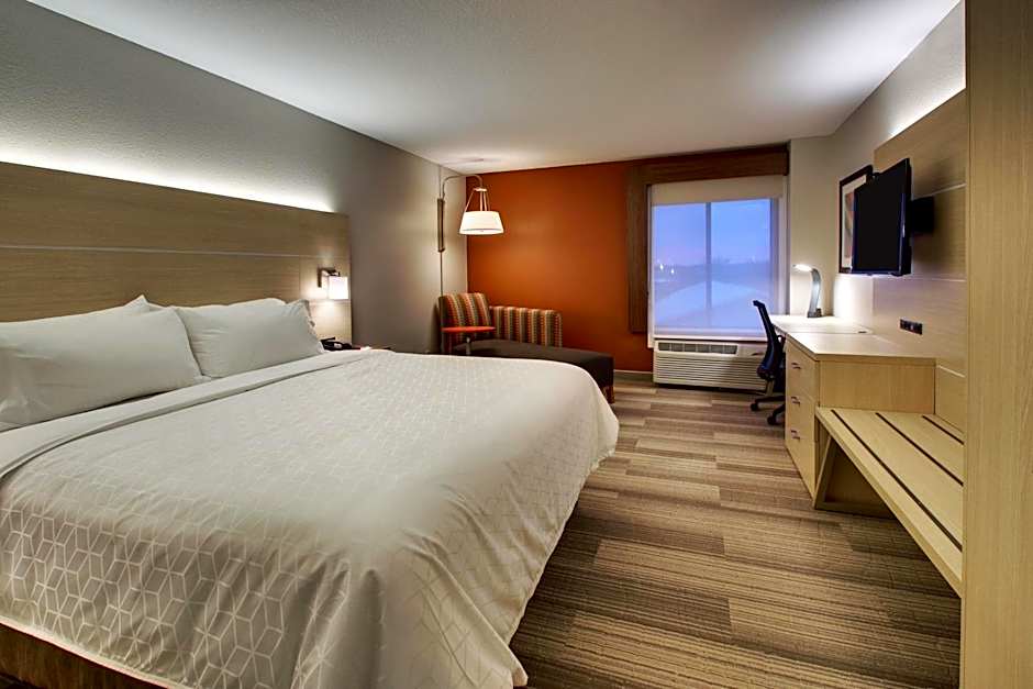 Holiday Inn Express Hotel & Suites Cedar Rapids I-380 at 33rd Avenue By IHG