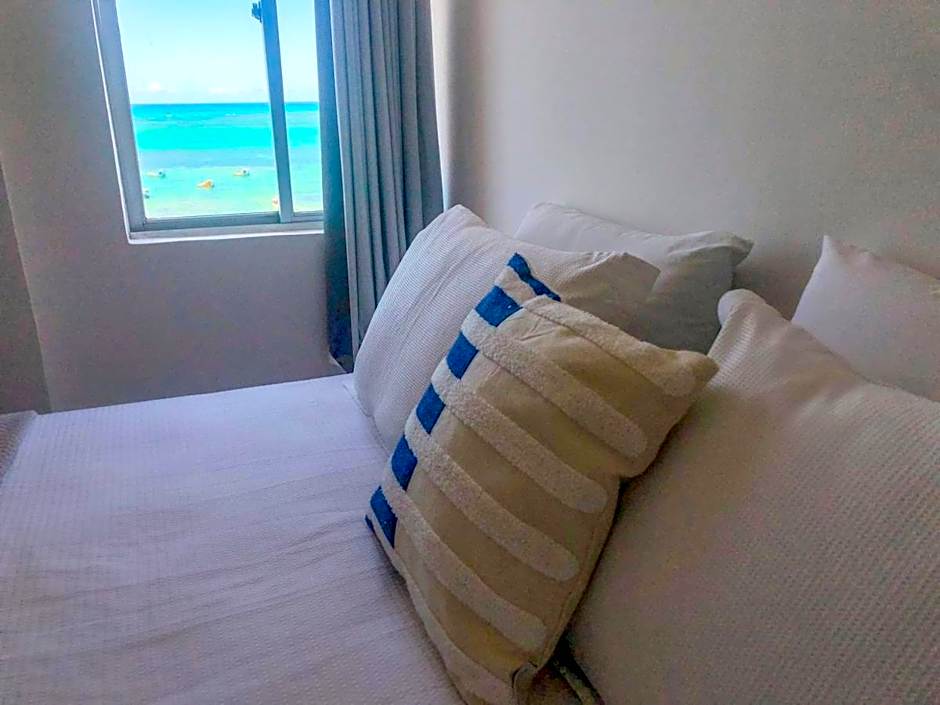 CT-82: Apto com vista espetacular para o mar